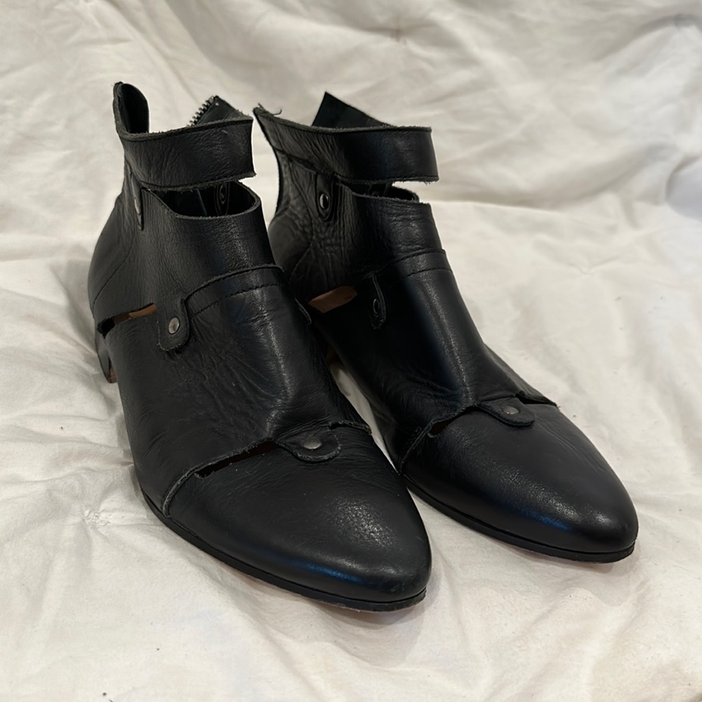 Lauren Bellariva / Vero Cuoio black Italian leather sandals